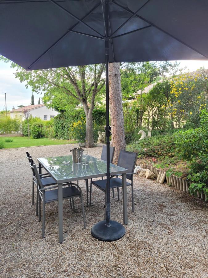 Homestay Lit Double. Greoux-les-Bains